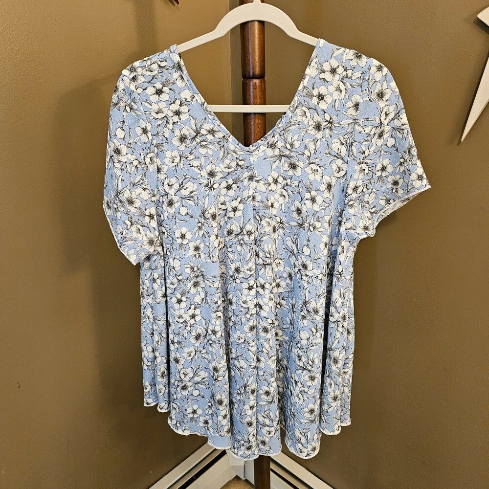 Poliana Plus, 3X, Blue top with white flowers